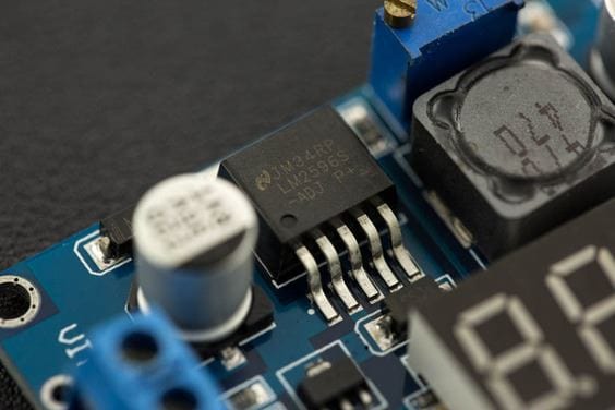 20W Adjustable DC-DC Buck Converter with Digital Display by The Pi Hut - The Pi Hut