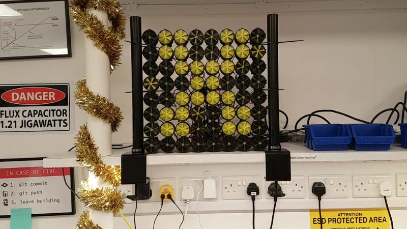 Raspberry Pi Roundup - a mechanical display, new MagPi and HackSpace and controllable Christmas decorations