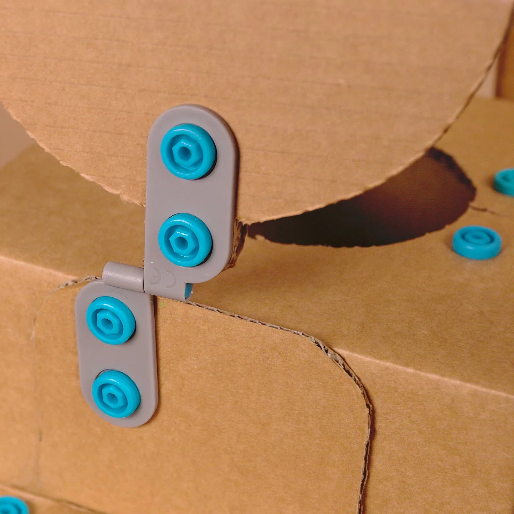 Makedo Spin-Hinge by Makedo - The Pi Hut