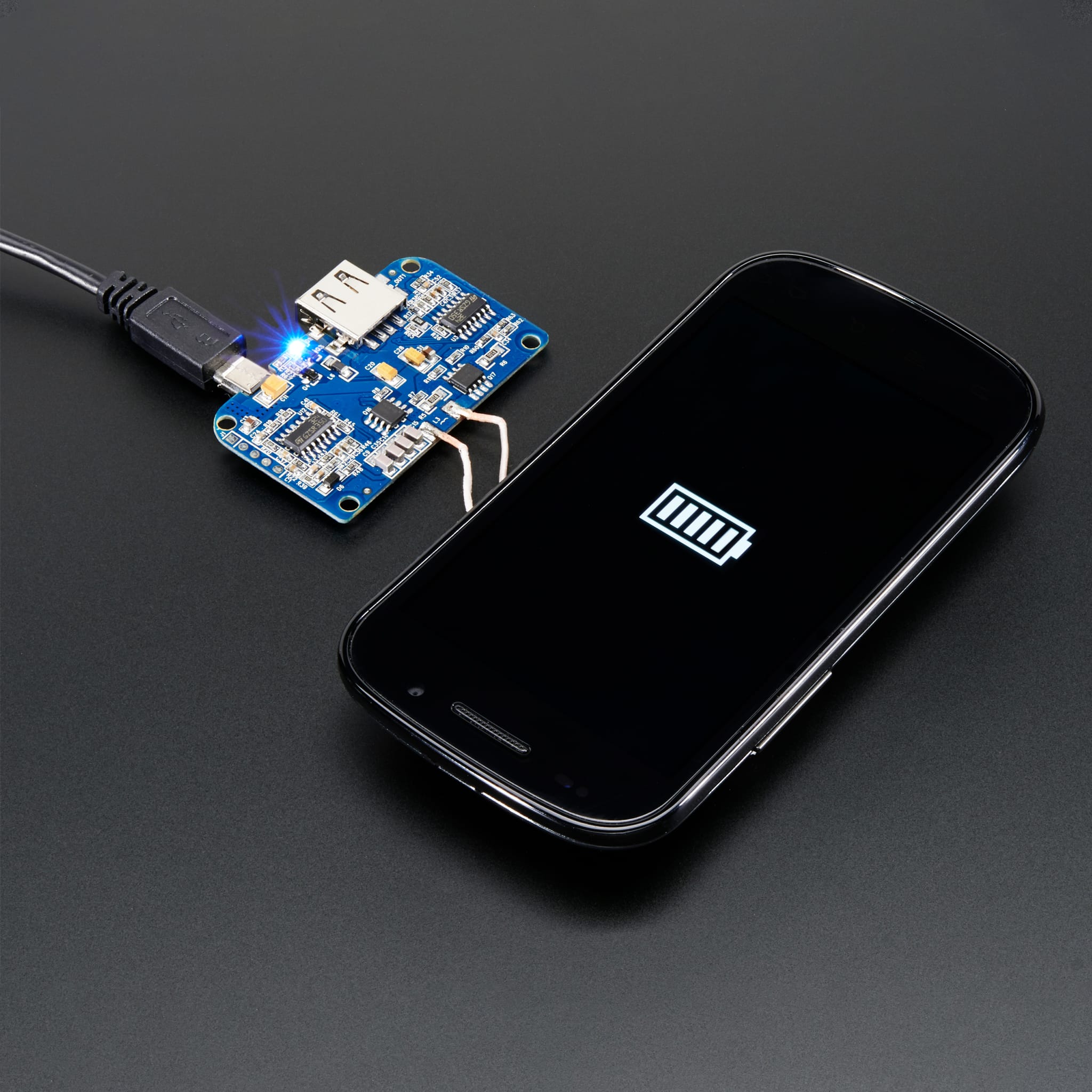 Universal Qi Wireless Charging Transmitter by Adafruit - The Pi Hut