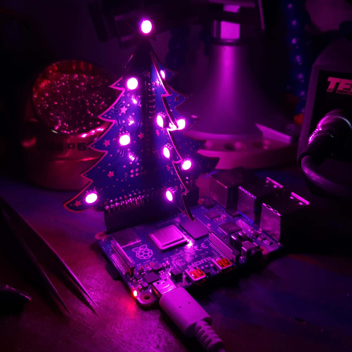 3D RGB Xmas Tree for Raspberry Pi - The Pi Hut