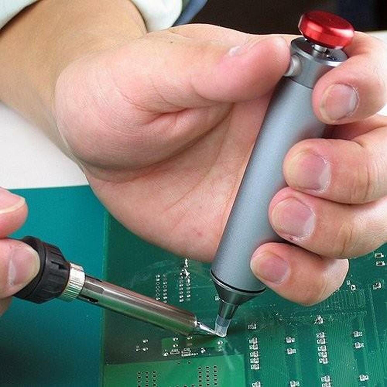 Engineer Professional Silicone-Tip Solder Sucker - The Pi Hut